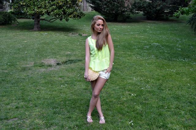 COLORED SHORTSBuenos días!!! Os enseño un outfit con mis ... COLORED SHORTSBuenos días!!! Os enseño un outfit con mis ...