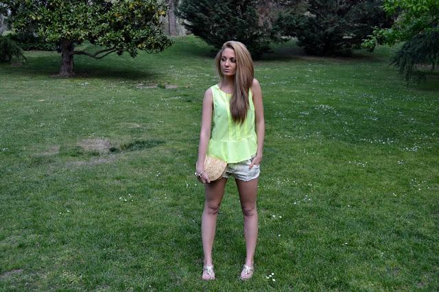 COLORED SHORTSBuenos días!!! Os enseño un outfit con mis ... COLORED SHORTSBuenos días!!! Os enseño un outfit con mis ...