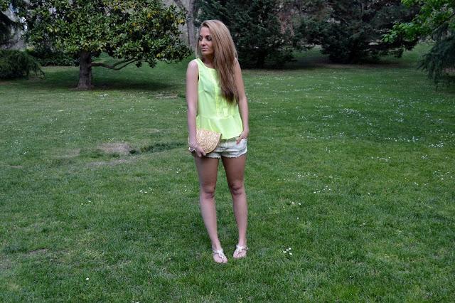 COLORED SHORTSBuenos días!!! Os enseño un outfit con mis ... COLORED SHORTSBuenos días!!! Os enseño un outfit con mis ...