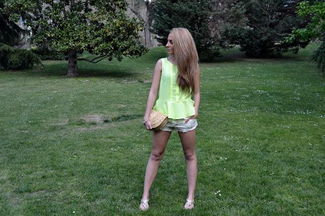 COLORED SHORTSBuenos días!!! Os enseño un outfit con mis ... COLORED SHORTSBuenos días!!! Os enseño un outfit con mis ...