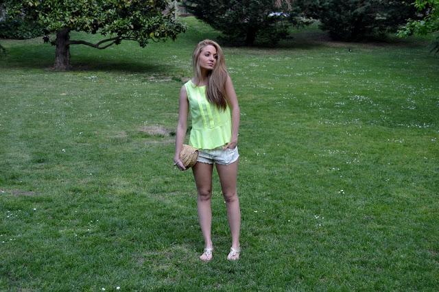 COLORED SHORTSBuenos días!!! Os enseño un outfit con mis ... COLORED SHORTSBuenos días!!! Os enseño un outfit con mis ...