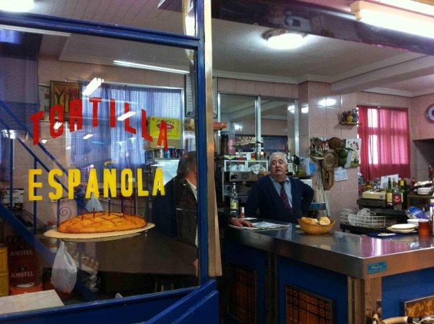 Cafetería en el mercado - Foto por Andrés Walliser Cafetería en el mercado - Foto por Andrés Walliser