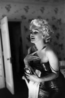 UN PERFUME PARA CADA MUJER UN PERFUME PARA CADA MUJER
