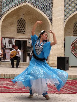 Uzbekistán, danzarina uzbeka
