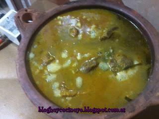 Tajine de carne de ternera, ciruelas pasas y orejones Tajine de carne de ternera, ciruelas pasas y orejones