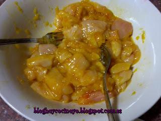 Pinchitos de pollo con pimiento y huevo. Pinchitos de pollo con pimiento y huevo.