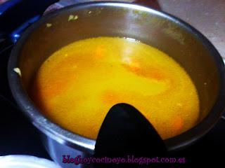 Sopa de pollo y arroz. Sopa de pollo y arroz.