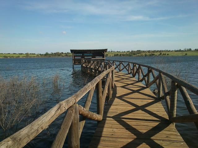 Pasando una tarde en el Embalse del Vicario en Ciudad Real Pasando una tarde en el Embalse del Vicario en Ciudad Real