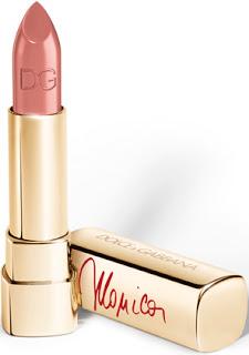 In love... In love...