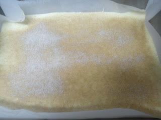 Coca de llanda o coca de mida Coca de llanda o coca de mida