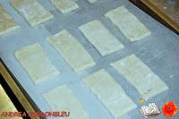 SAN JORGE PARA YELLOW MELOW, LIBRO Y ROSA: MAGDALENAS CON ROSA DE MANZANA Y MILHOJAS CON CREMA DE AVELLANA SAN JORGE PARA YELLOW MELOW, LIBRO Y ROSA: MAGDALENAS CON ROSA DE MANZANA Y MILHOJAS CON CREMA DE AVELLANA