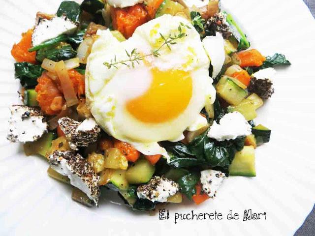 RATATOUILLE CON LABNEH Y HUEVO POCHÉ RATATOUILLE CON LABNEH Y HUEVO POCHÉ