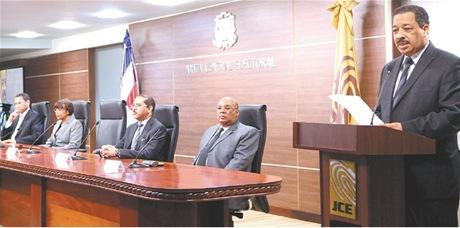 Presidente de JCE apoya cedulación de haitianos Presidente de JCE apoya cedulación de haitianos