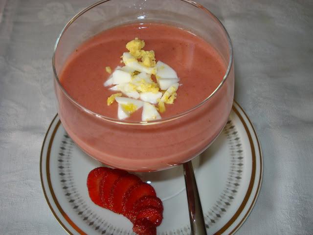 GAZPACHO DE FRESAS O FRESONES GAZPACHO DE FRESAS O FRESONES