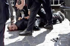 RESPONSABLE DE LOS DISPAROS EN ROMA CONFIESA QUE