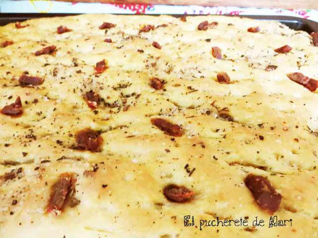 FOCCACIA CON OLIO AROMATICO E PROSCIUTTO FOCCACIA CON OLIO AROMATICO E PROSCIUTTO