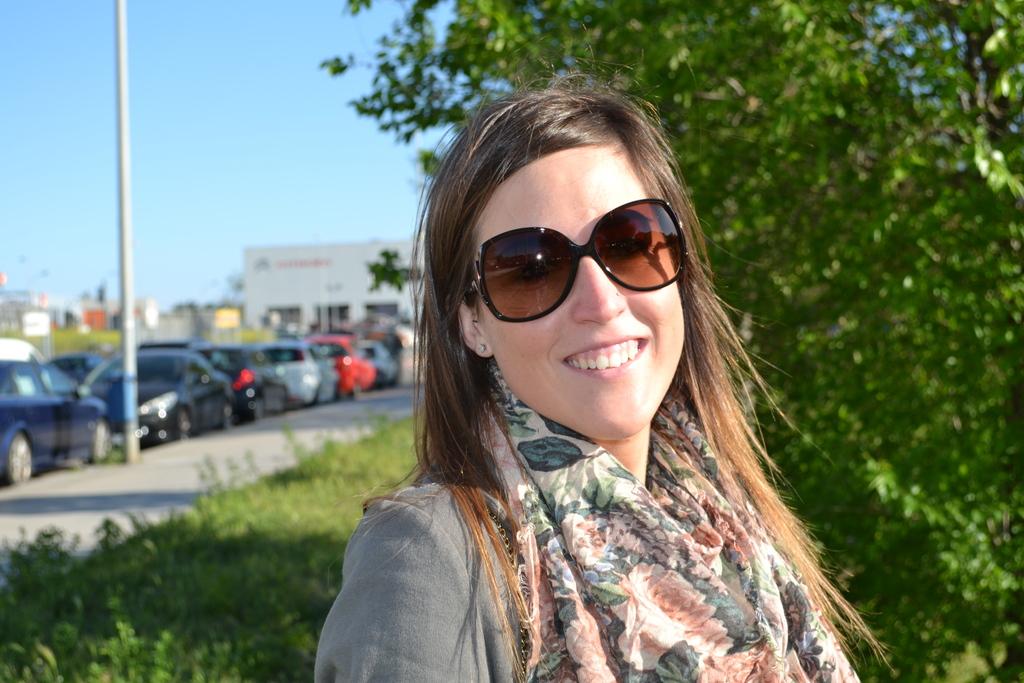 Look of the day: green blazer Image Hosted by ImageShack.us