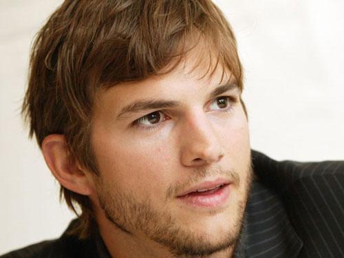 Ashton Kutcher se convirtió en héroe al defender a una fanática