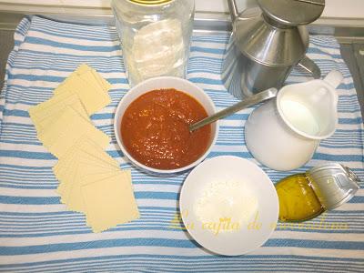 Canelones de atún con bechamel fina Canelones de atún con bechamel fina
