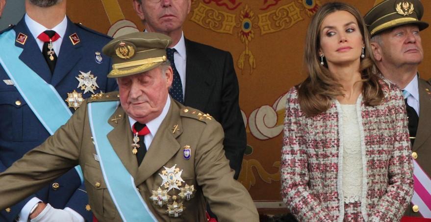 Los Reyes de España y los Príncipes de Asturias en el desfile militar el Día de la Hispanidad.