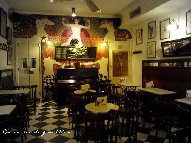 Piano en el Café Isadora