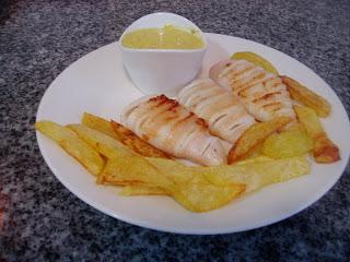 CALAMARES CON SALSA AL CURRY CALAMARES CON SALSA AL CURRY