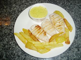 CALAMARES CON SALSA AL CURRY CALAMARES CON SALSA AL CURRY
