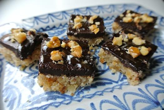 Cuadrados de almendra, nueces y cacao (sin glutén ni azúcar)