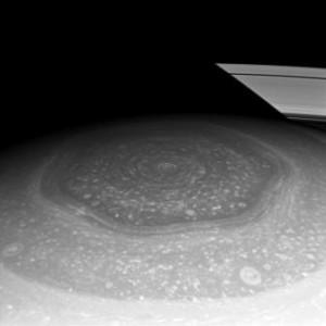 Anomalías en Saturno, enorme vórtice por una tormenta polar Anomalías en Saturno, enorme vórtice por una tormenta polar