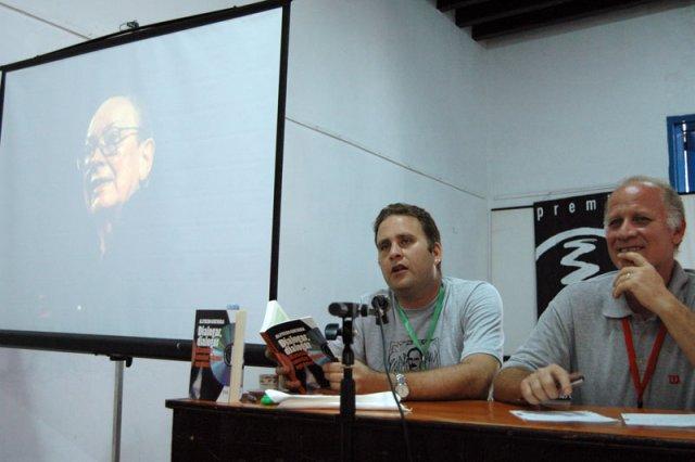 Dialogar, dialogar con Alfredo Guevara en las Romerías de Mayo