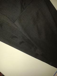 Cómo Colgar un Pantalón sin Que se Arrugue Cómo Colgar un Pantalón sin Que se Arrugue