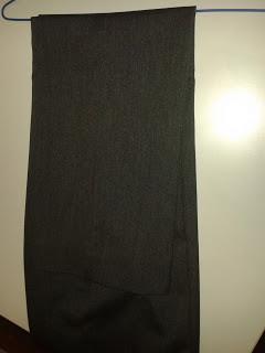 Cómo Colgar un Pantalón sin Que se Arrugue Cómo Colgar un Pantalón sin Que se Arrugue