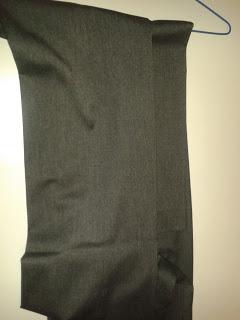 Cómo Colgar un Pantalón sin Que se Arrugue Cómo Colgar un Pantalón sin Que se Arrugue