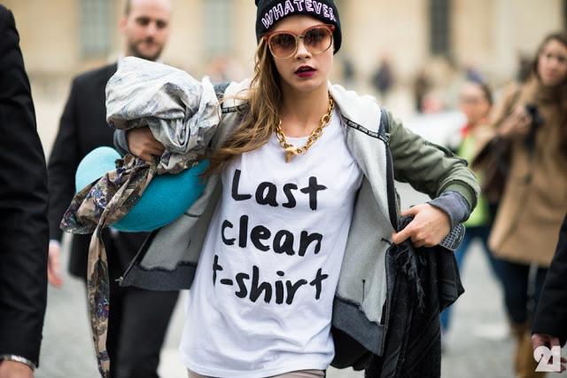 STREET STYLE INSPIRATION; CAMISETAS CON MENSAJE.-