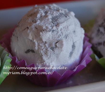 TRUFAS DE CHOLATE BLANCO AL LICOR DE ANÍS Y CARDAMOMO TRUFAS DE CHOLATE BLANCO AL LICOR DE ANÍS Y CARDAMOMO