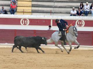 TRIPLE SALIDA A HOMBROS EN EL FESTEJO DE REJONES DE LUCENA