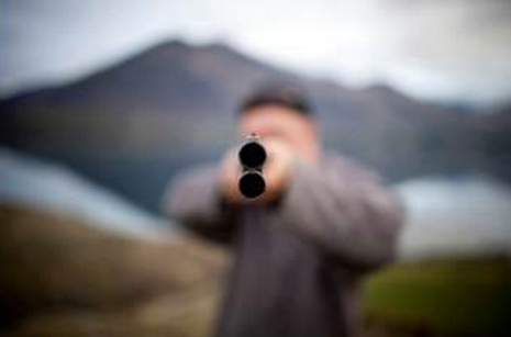 SUPERPUESTA A LAS 12 EN PUNTO SUPERPUESTA A LAS 12 EN PUNTO