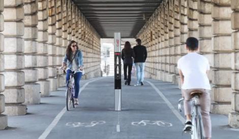 Coca-Cola Light lanza la vending machine más delgada del mundo cocacola light