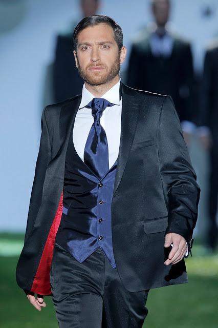 Miquel Suay vuelve a la Pasarela Gaudí con su colección 2014 'Crisálida' Miquel Suay vuelve a la Pasarela Gaudí con su colección 2014 'Crisálida'