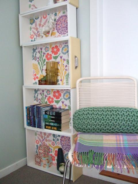 DIY: Convertir los cajones de la cocina en una estantería para el salón DIY: Convertir los cajones de la cocina en una estantería para el salón