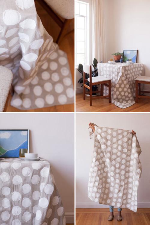 UN MANTEL ESTAMPADO CON PATATAS UN MANTEL ESTAMPADO CON PATATAS