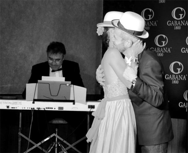 carla y lorenzo A ritmo de chotis celebramos el 25º Aniversario de los Premios Bombín, San Isidro 2013