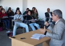 Enrrique Ubieta brindo una conferencing a los alumni de la UNLP Enrrique Ubieta brindo una conferencing a los alumni de la UNLP