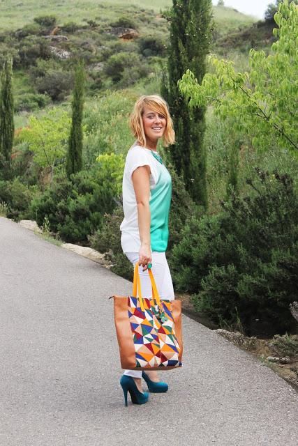 Blanco...aguamarina Blanco...aguamarina