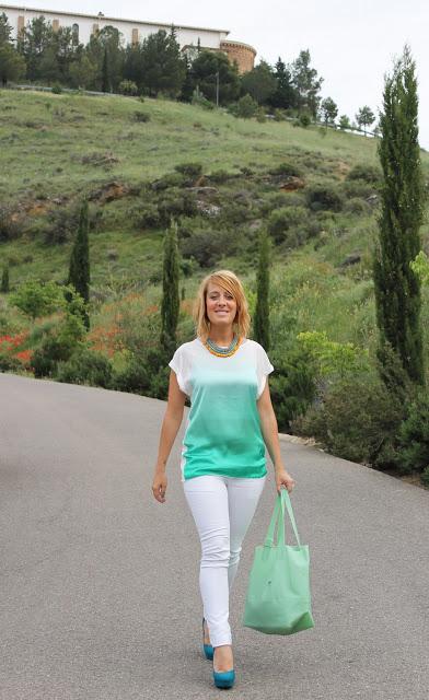 Blanco...aguamarina Blanco...aguamarina