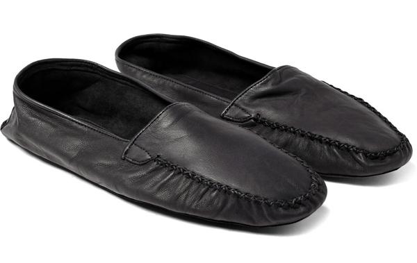 ZAPATILLAS SLIPPERS, UN CALZADO COMPLETO