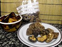 Atún con setas shiitakes, calabacín especiado y puerro Atún con setas shiitakes, calabacín especiado y puerro