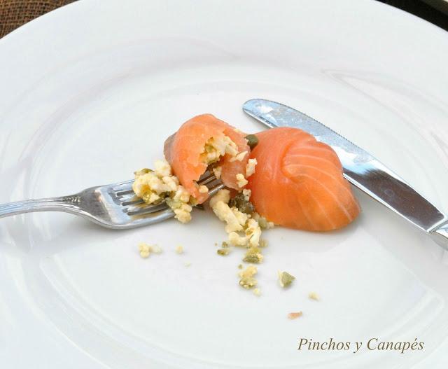 BOMBAS O BOMBONES DE SALMÓN AHUMADO RELLENOS DE VUESTRA IMAGINACIÓN