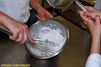 SEMIFRÍO DE FRUTOS ROJOS CON BASE DE MASA QUEBRADA SEMIFRÍO DE FRUTOS ROJOS CON BASE DE MASA QUEBRADA