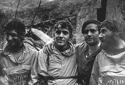 XL Aniversario de la escalada invernal al Naranjo de Bulnes por la pared oeste De izquierda a derecha: El Ardilla, J.A.Lucas ,El Murciano y Pérez de Tudela. Foto: Cesar Pérez de Tudela